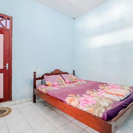 Losmen Parikesit Bantul Exterior foto