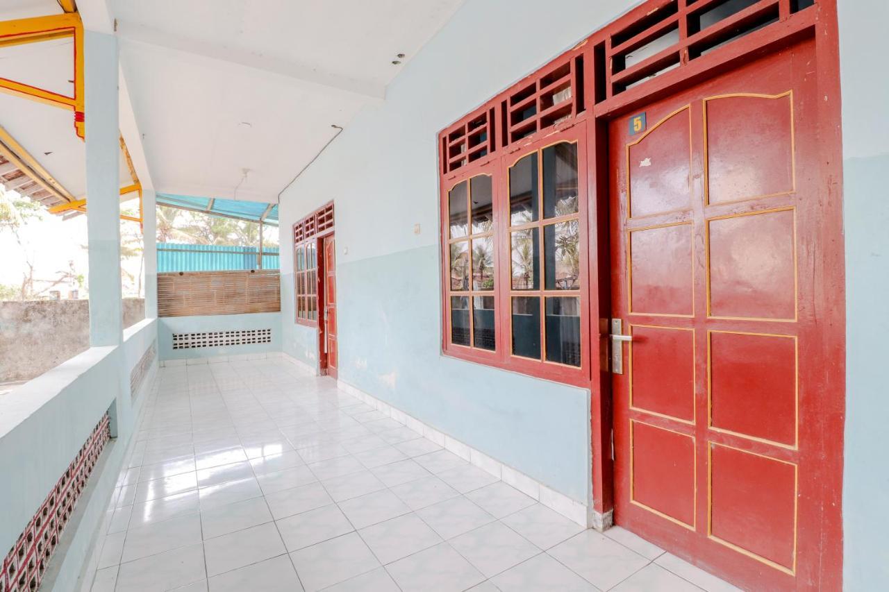 Losmen Parikesit Bantul Exterior foto