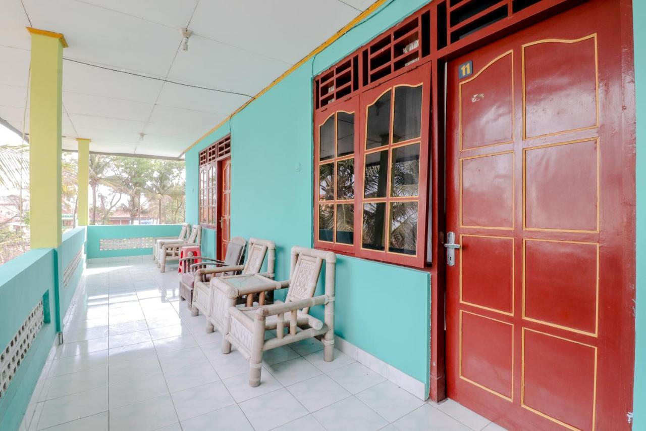 Losmen Parikesit Bantul Exterior foto