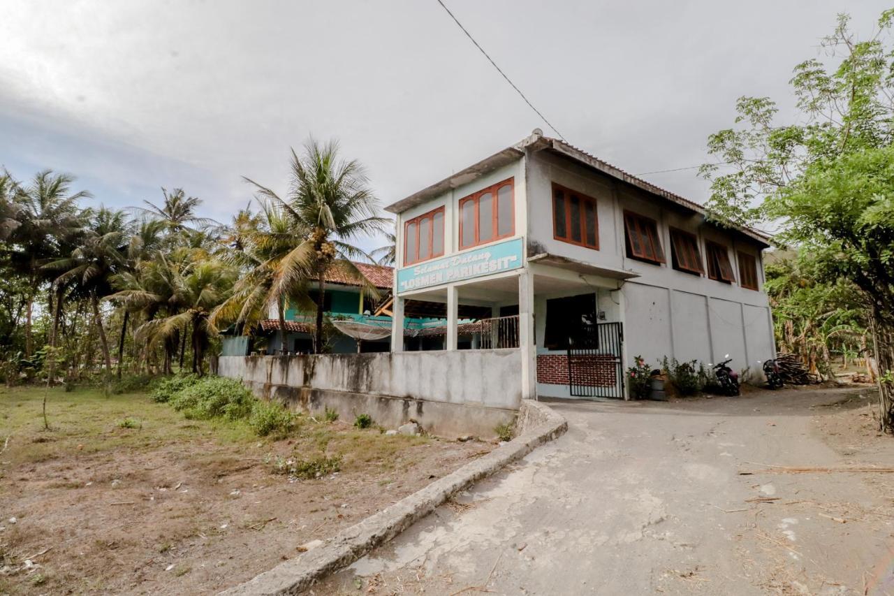 Losmen Parikesit Bantul Exterior foto